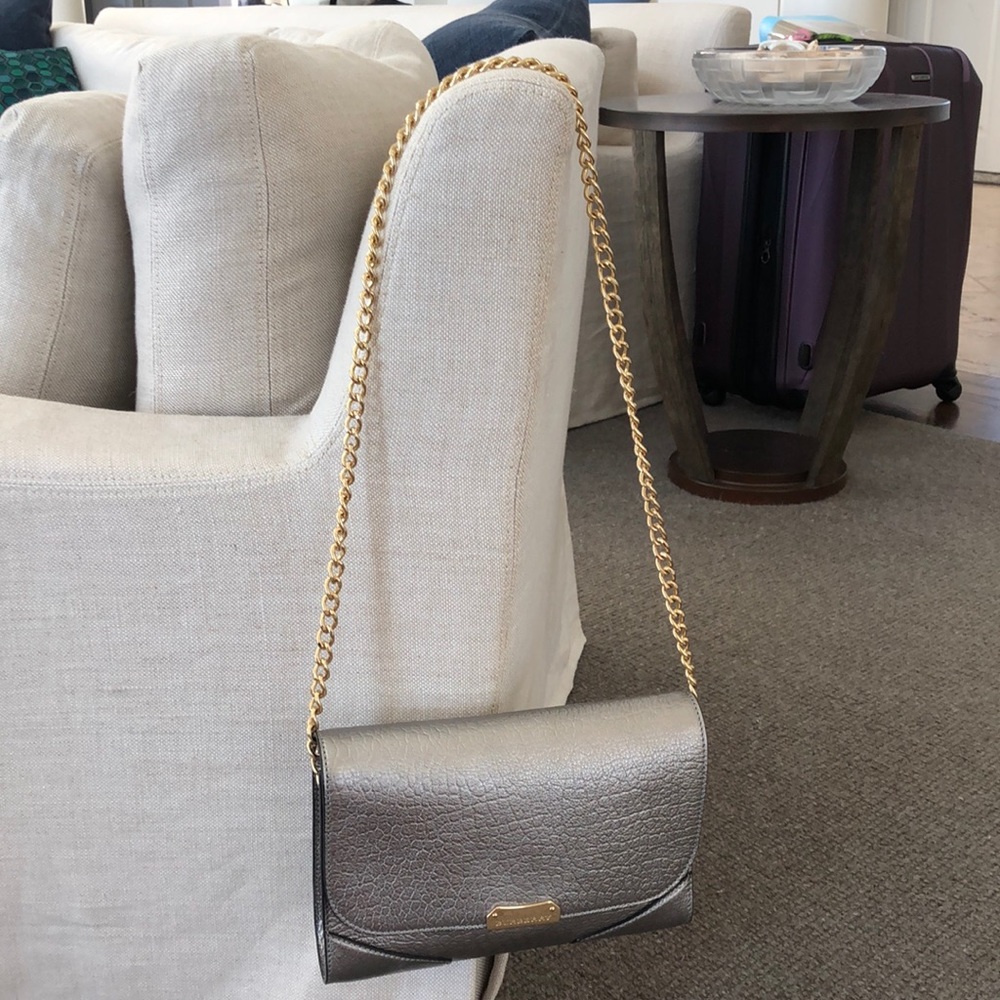 Burberry Metallic Silver Leather Shoulder Bag with Gold Chain - Picture 4 of 8